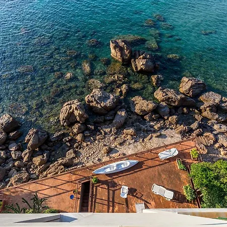 La Torre Fra Le Rocce Cefalù