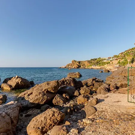 La Torre Fra Le Rocce Willa Cefalù
